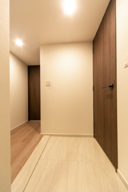 ※写真は同タイプ住戸です。(玄関)