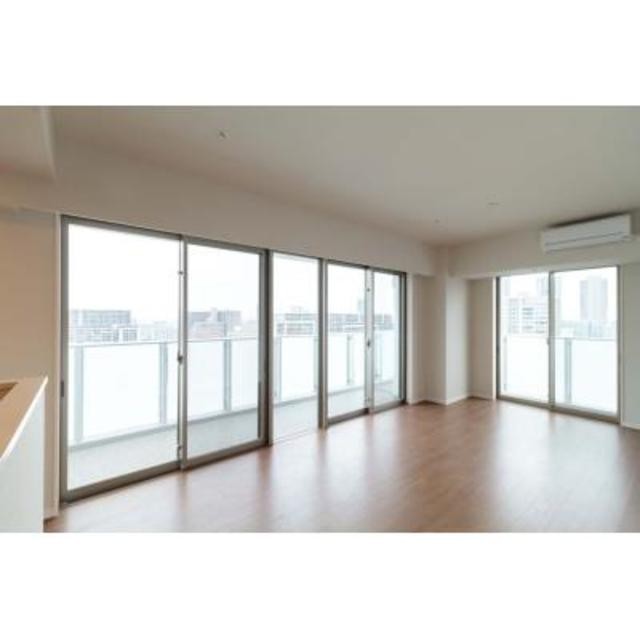 ※写真は同タイプ住戸です。(居間)
