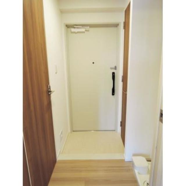 ※写真は同タイプ住戸です。(玄関)