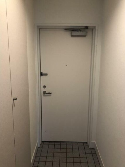 (玄関)