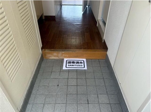 (玄関)