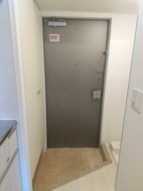 ※同仕様写真含む(玄関)