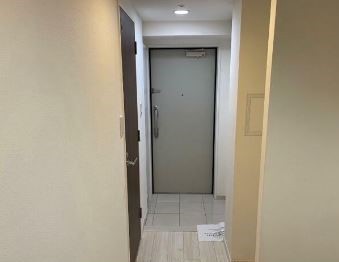 (玄関)