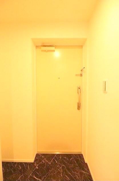 ※同仕様写真含む(玄関)