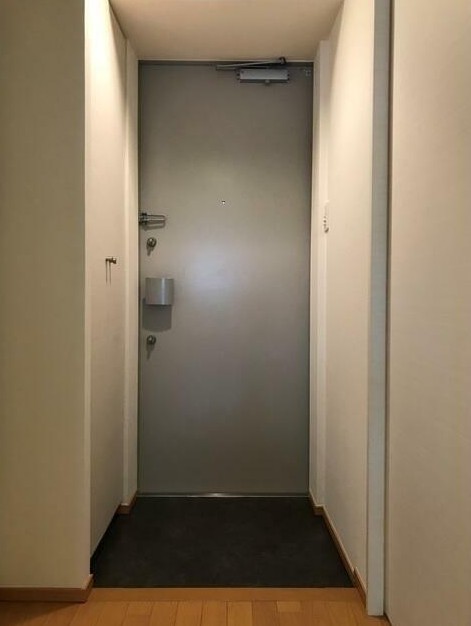 (玄関)
