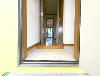 (玄関)