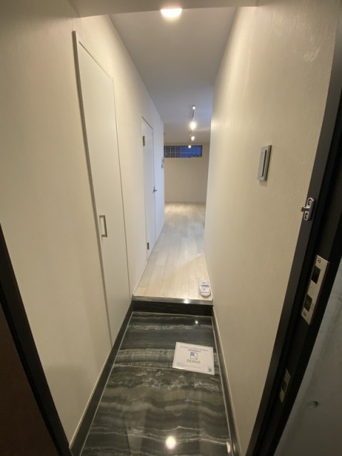(玄関)