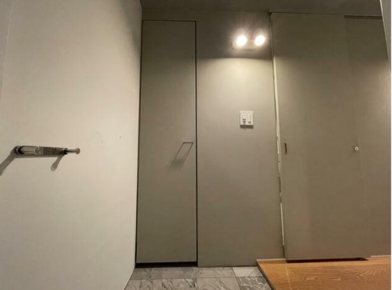 (玄関)