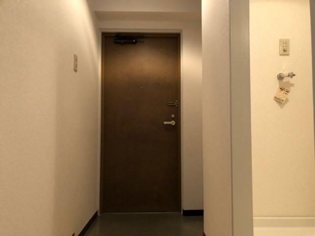 (玄関)