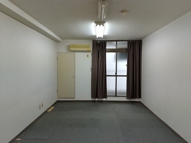 (居間)