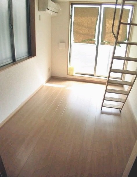 (居間)