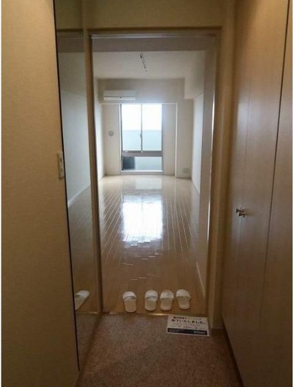 (玄関)