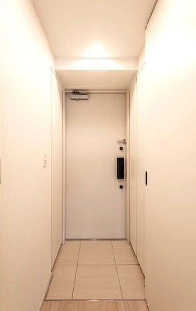 (玄関)