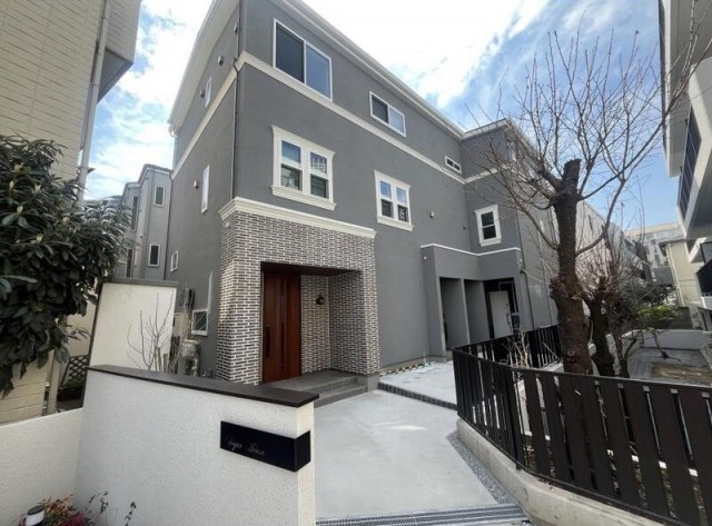 目黒区中目黒1丁目 【賃貸居住】アパート