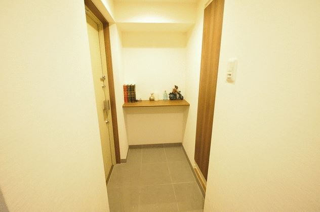 (玄関)