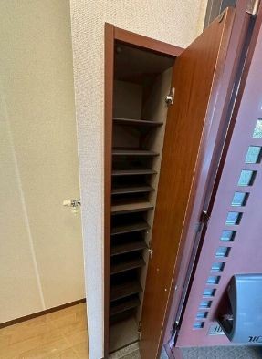 (玄関)