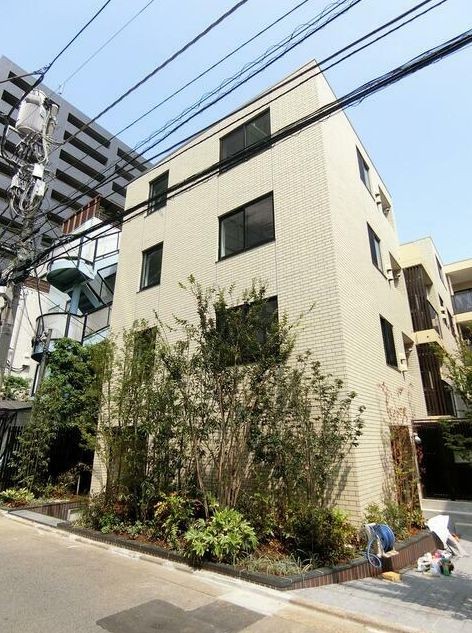 港区西麻布4丁目 【賃貸居住】マンション