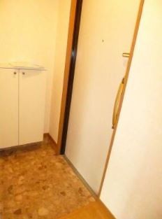 ※同仕様写真含む(玄関)