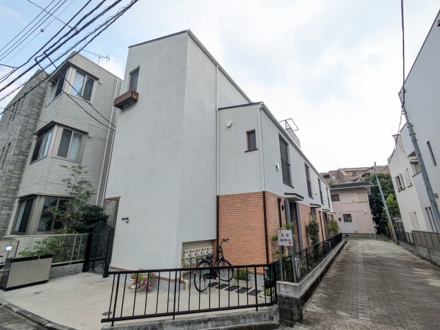 世田谷区弦巻3丁目 【賃貸居住】アパート