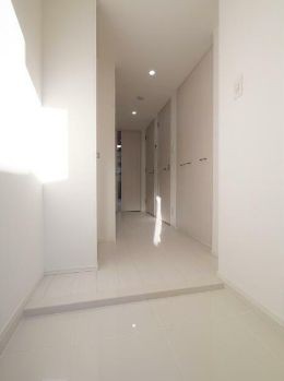 (玄関)