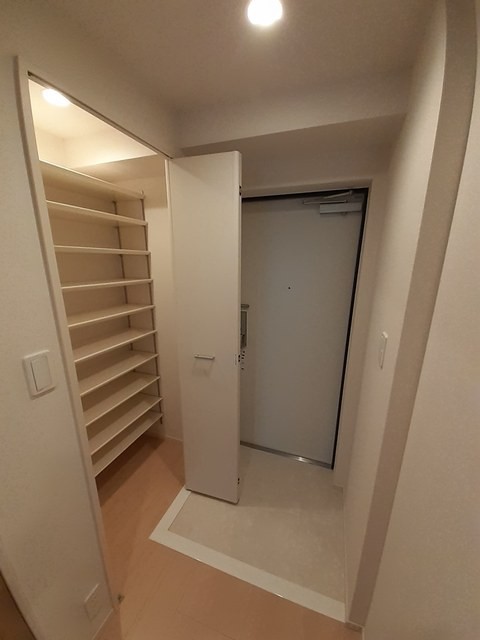 (玄関)