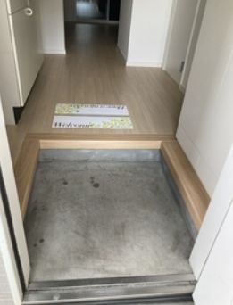 (玄関)