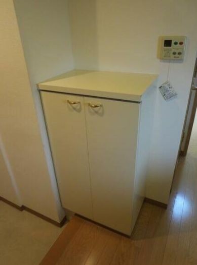 (玄関)