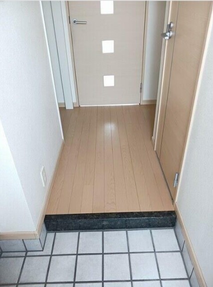 (玄関)
