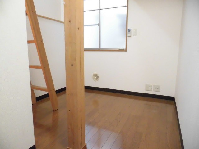 (居間)