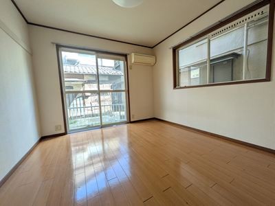 (居間)