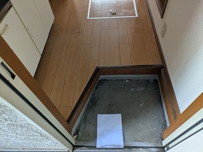 (玄関)