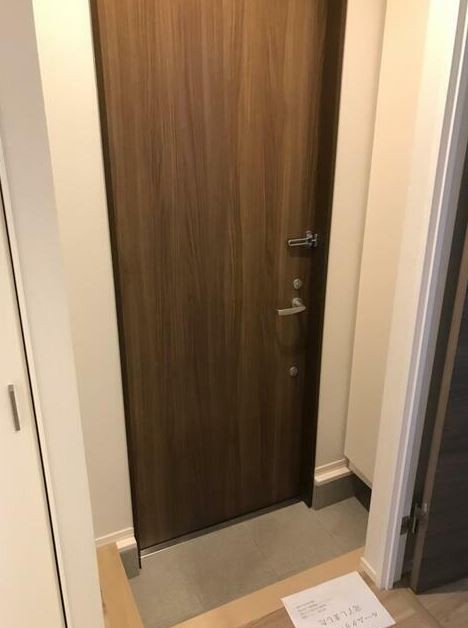 (玄関)