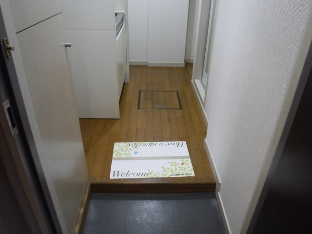(玄関)