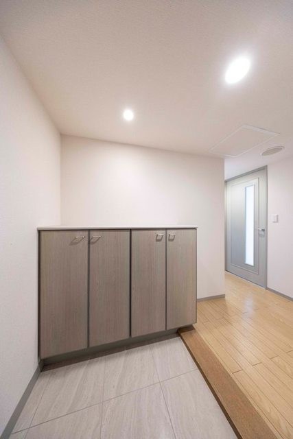 ※写真は同タイプ住戸です。(玄関)