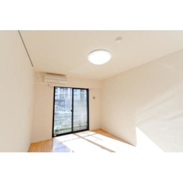 ※写真は同タイプ住戸です。(居間)