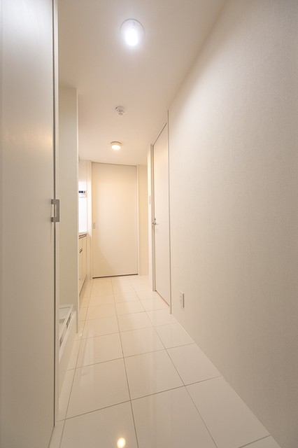 ※写真は同タイプ住戸です。(玄関)