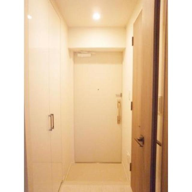 ※写真は同タイプ住戸です。(玄関)