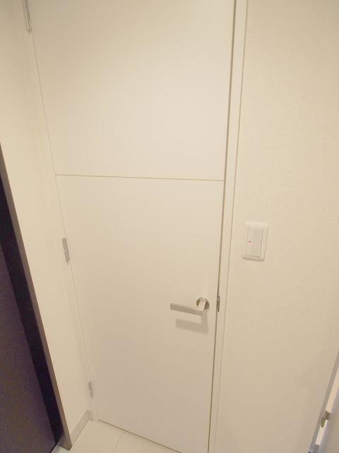 ※写真は同タイプ住戸です。(玄関)