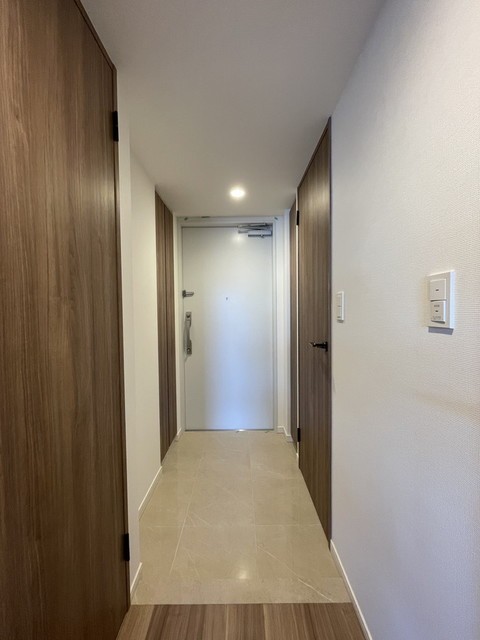 ※写真は同タイプ住戸です。(玄関)