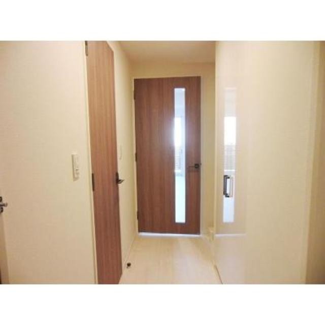 ※写真は同タイプ住戸です。(玄関)