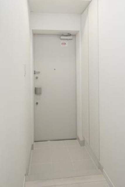 ※写真は同タイプ住戸です。(玄関)