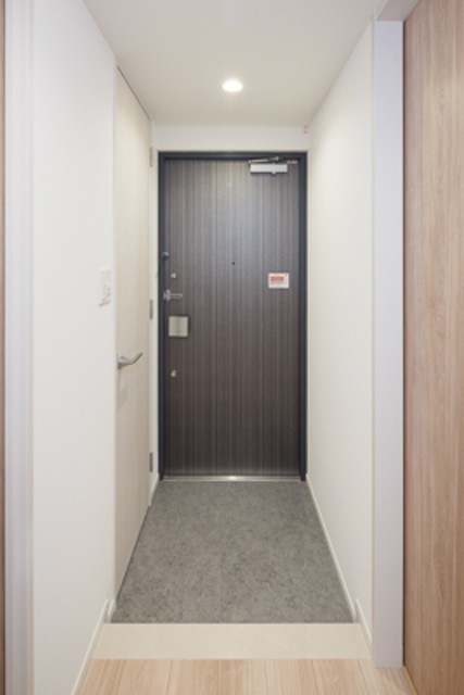 ※写真は同タイプ住戸です。(玄関)