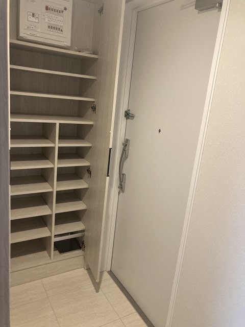 (玄関)