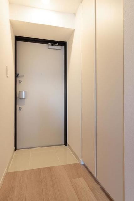 ※写真は同タイプ住戸です。(玄関)