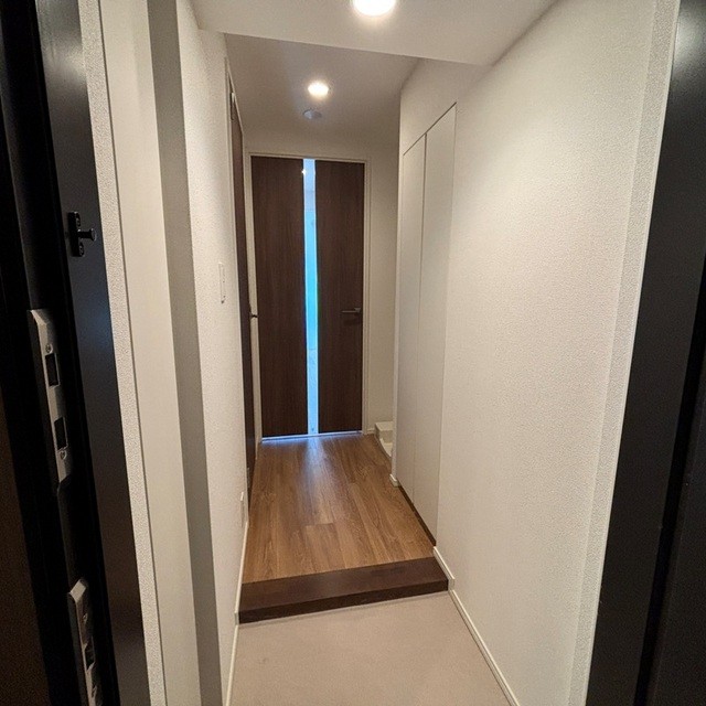 ※写真は同タイプ住戸です。(玄関)