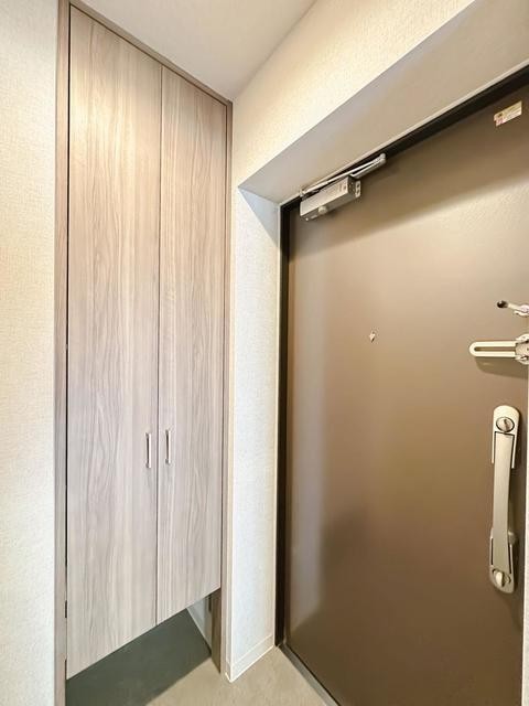 ※写真は同タイプ住戸です。(玄関)