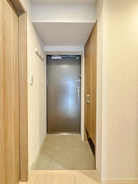 ※写真は同タイプ住戸です。(玄関)