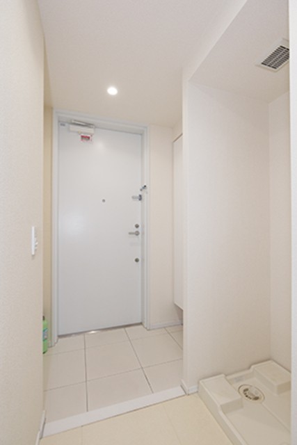 ※写真は同タイプ住戸です。(玄関)