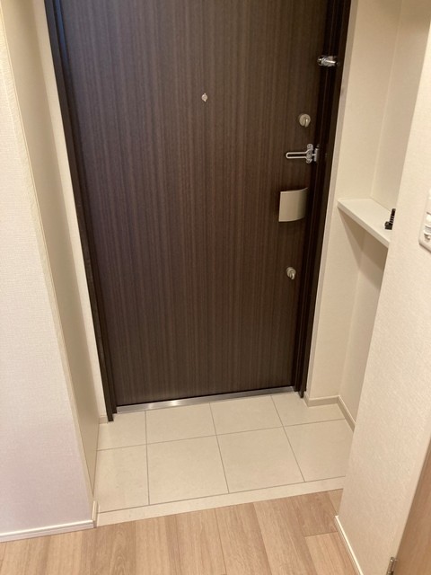 ※写真は同タイプ住戸です。(玄関)