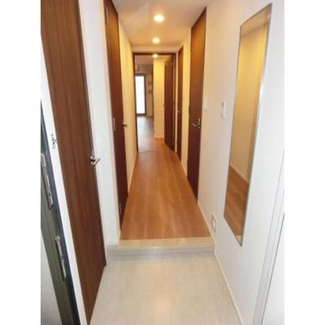 ※写真は同タイプ住戸です。(玄関)